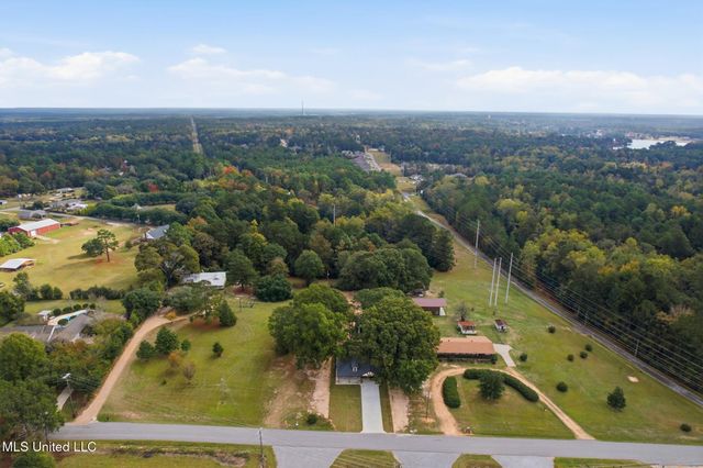 596 Cole Road, Hattiesburg, MS 39402