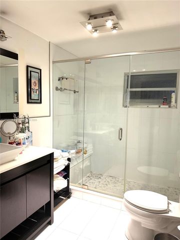 11266 SW 33rd St, Miami, FL 33165