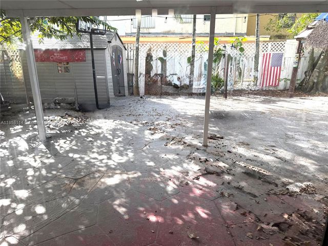 11266 SW 33rd St, Miami, FL 33165