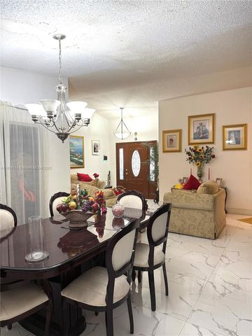 11266 SW 33rd St, Miami, FL 33165