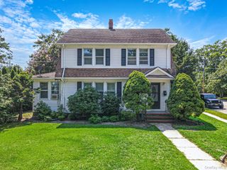 41 Prospect Place, Riverhead, NY 11901