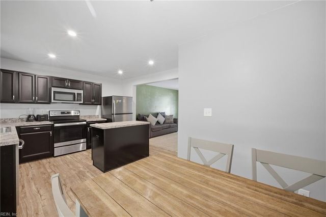 404 Lakeview CV, Smithfield, VA 23430