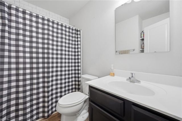 404 Lakeview CV, Smithfield, VA 23430