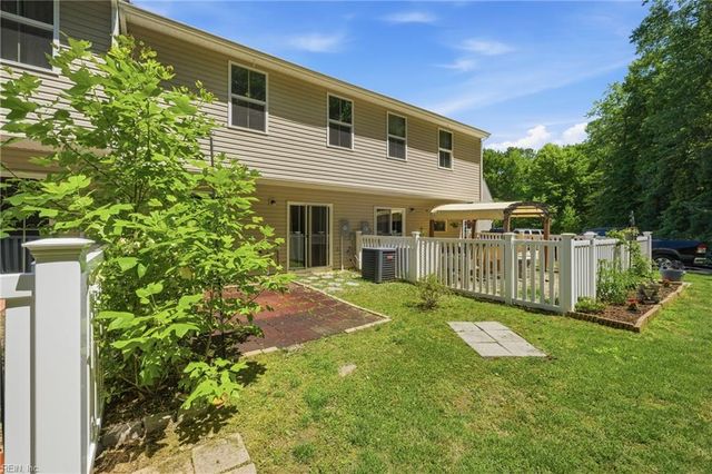 404 Lakeview CV, Smithfield, VA 23430