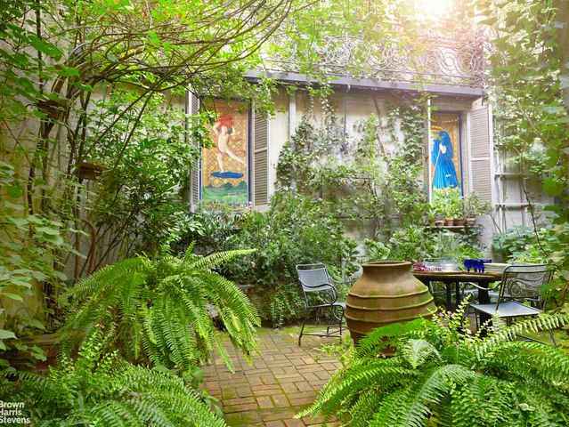 203 PRINCE Street, New York City, NY 10012