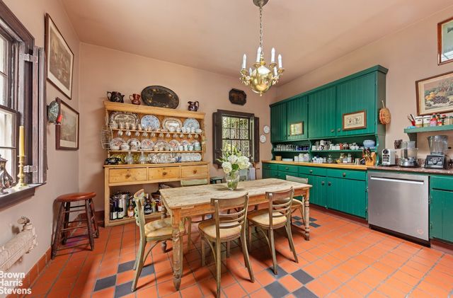 203 PRINCE Street, New York City, NY 10012
