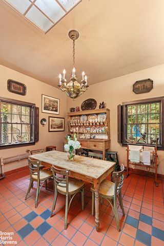 203 PRINCE Street, New York City, NY 10012
