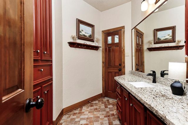 6 Misty Point, The Woodlands, TX 77380