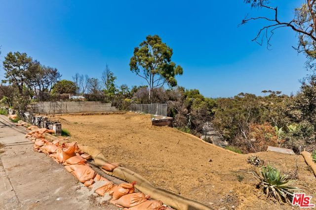 824 Chautauqua Boulevard, Pacific Palisades (los Angeles), CA 90272