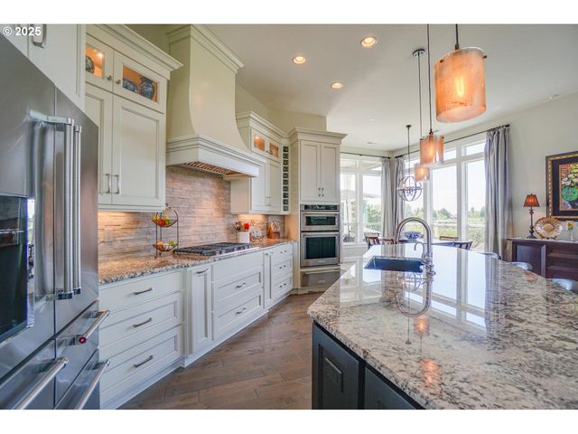 1904 Nw MARYLAND St, Camas, WA 98607