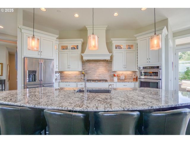 1904 Nw MARYLAND St, Camas, WA 98607