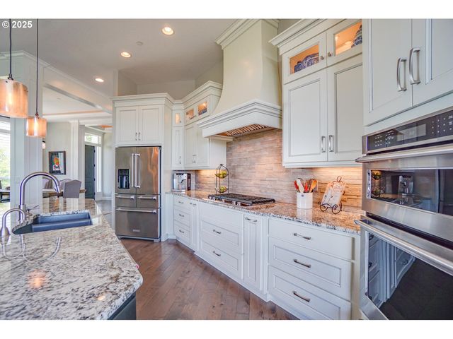 1904 Nw MARYLAND St, Camas, WA 98607