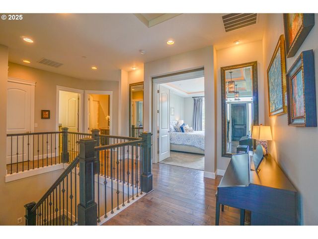 1904 Nw MARYLAND St, Camas, WA 98607