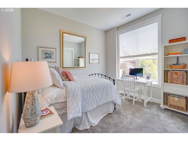 1904 Nw MARYLAND St, Camas, WA 98607