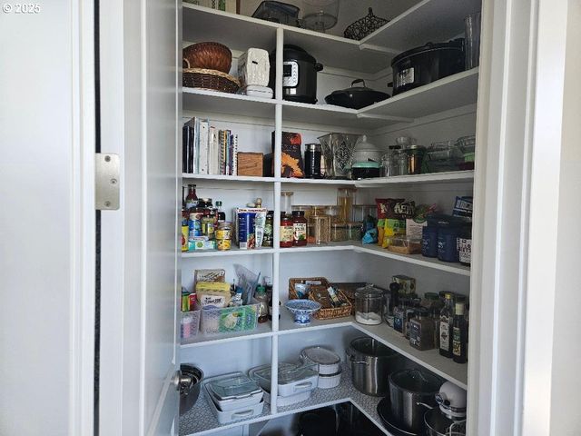 1904 Nw MARYLAND St, Camas, WA 98607