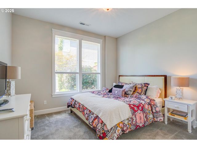 1904 Nw MARYLAND St, Camas, WA 98607