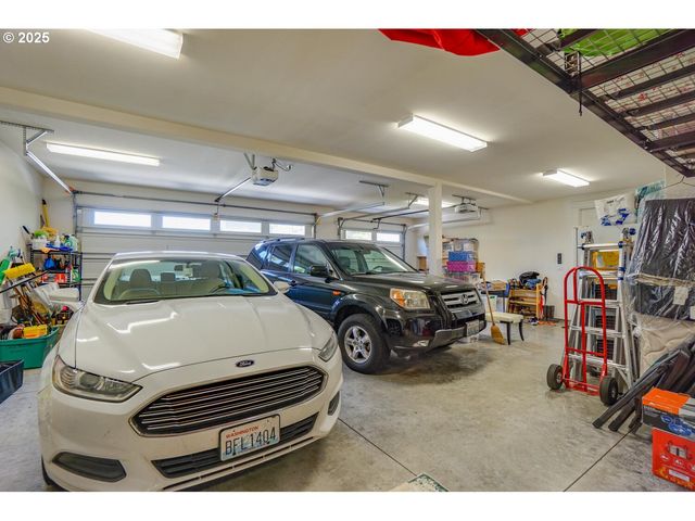 1904 Nw MARYLAND St, Camas, WA 98607