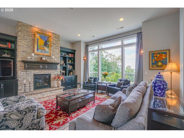 1904 Nw MARYLAND St, Camas, WA 98607