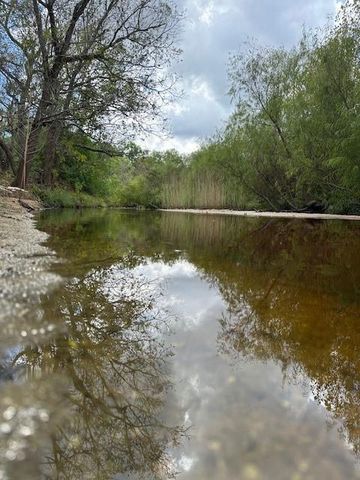 7462 County Road 284, Edna, TX 77957