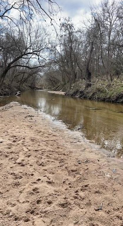 7462 County Road 284, Edna, TX 77957