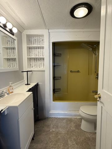 136 Morocco Ave 136, Chelmsford, MA 01824