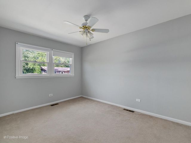5735 Virginia Avenue, Clarendon Hills, IL 60514