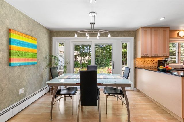 71 Primrose Hill Road, Barrington, RI 02806