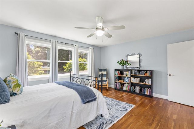 71 Primrose Hill Road, Barrington, RI 02806