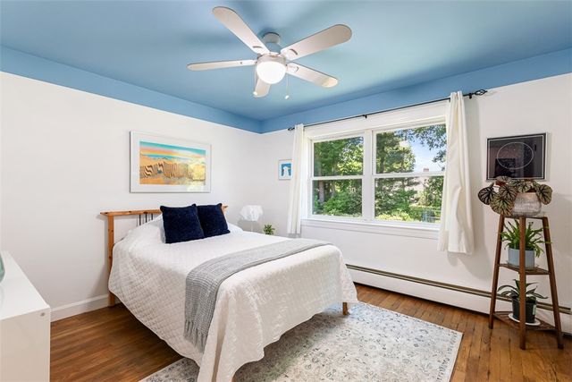 71 Primrose Hill Road, Barrington, RI 02806