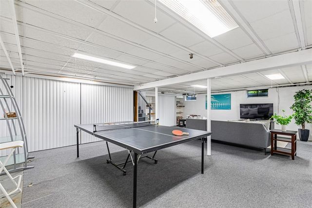 71 Primrose Hill Road, Barrington, RI 02806