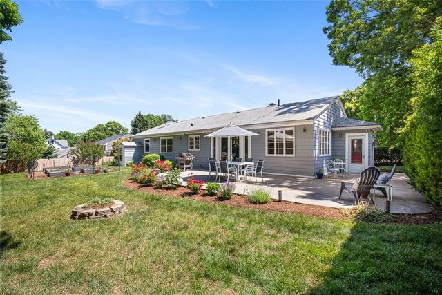 71 Primrose Hill Road, Barrington, RI 02806