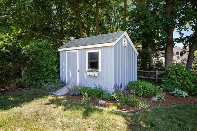 71 Primrose Hill Road, Barrington, RI 02806