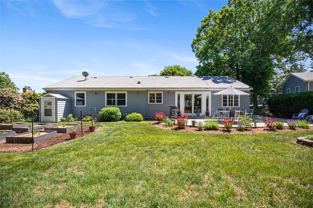 71 Primrose Hill Road, Barrington, RI 02806
