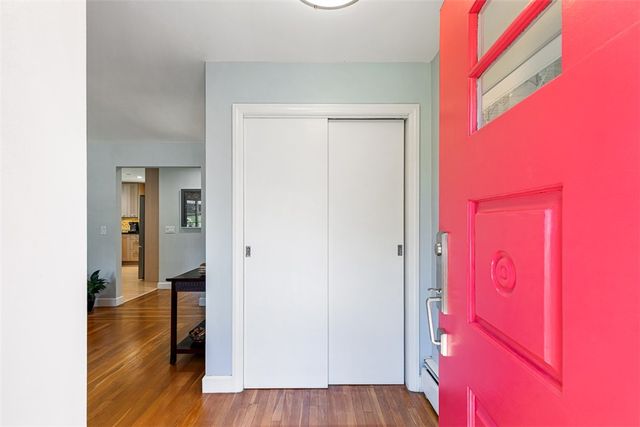 71 Primrose Hill Road, Barrington, RI 02806