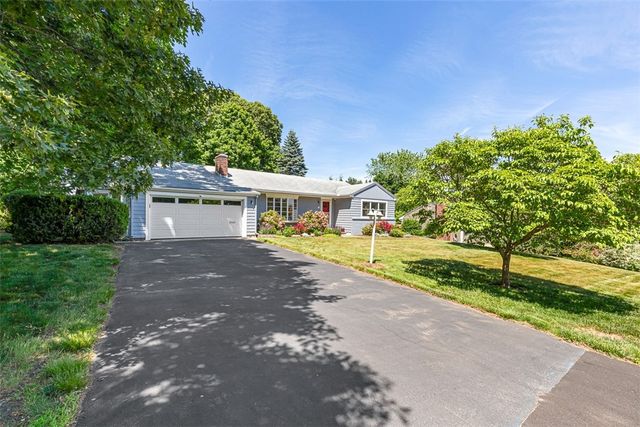 71 Primrose Hill Road, Barrington, RI 02806