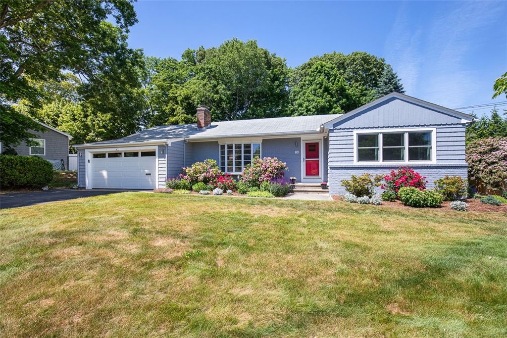 71 Primrose Hill Road, Barrington, RI 02806