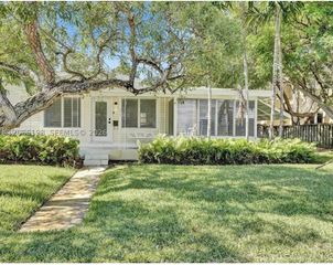 814 SE 14th St, Fort Lauderdale, FL 33316