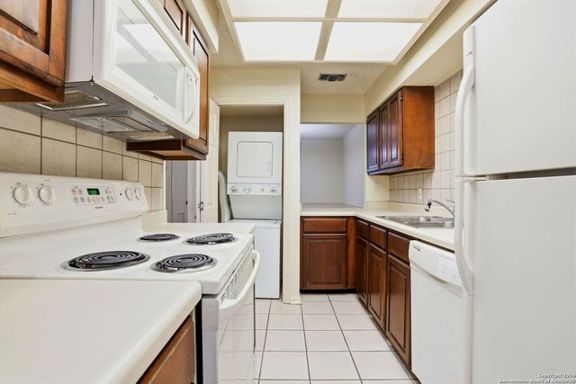 7738 Chambers Rd Apt 907, San Antonio, TX 78229