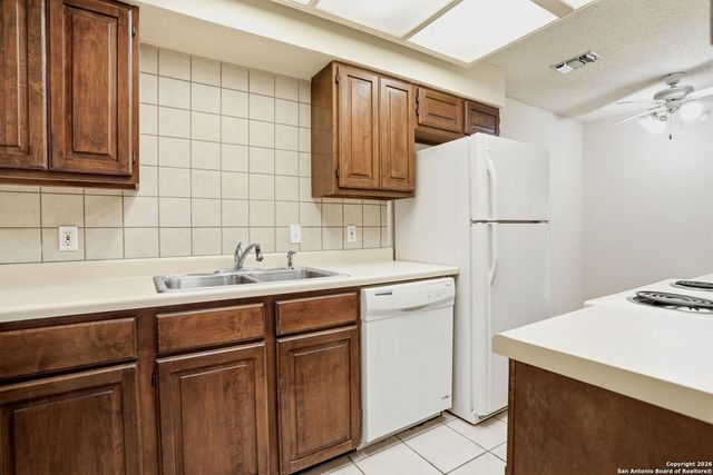 7738 Chambers Rd Apt 907, San Antonio, TX 78229