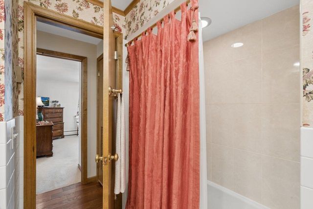 6300 Xerxes Avenue S 44, Edina, MN 55423