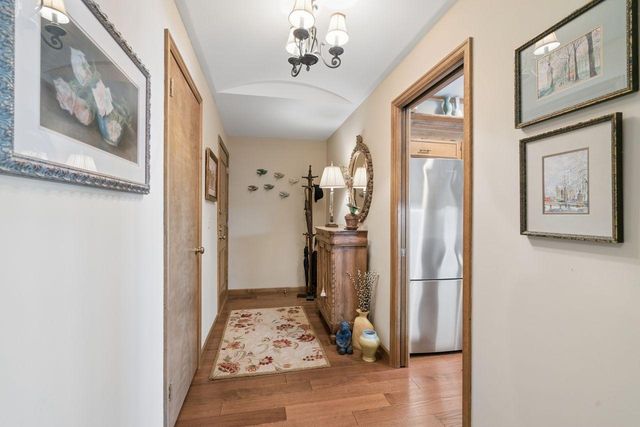 6300 Xerxes Avenue S 44, Edina, MN 55423