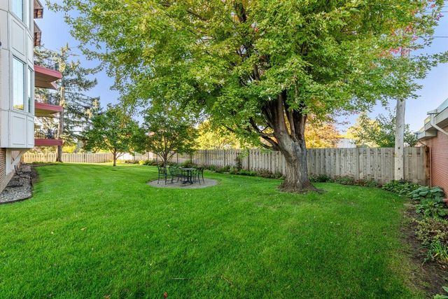 6300 Xerxes Avenue S 44, Edina, MN 55423