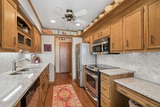 6300 Xerxes Avenue S 44, Edina, MN 55423