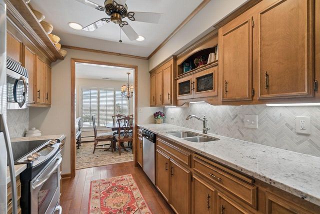 6300 Xerxes Avenue S 44, Edina, MN 55423