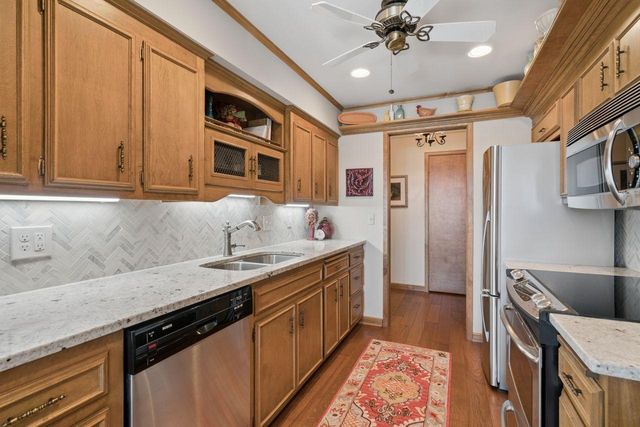 6300 Xerxes Avenue S 44, Edina, MN 55423