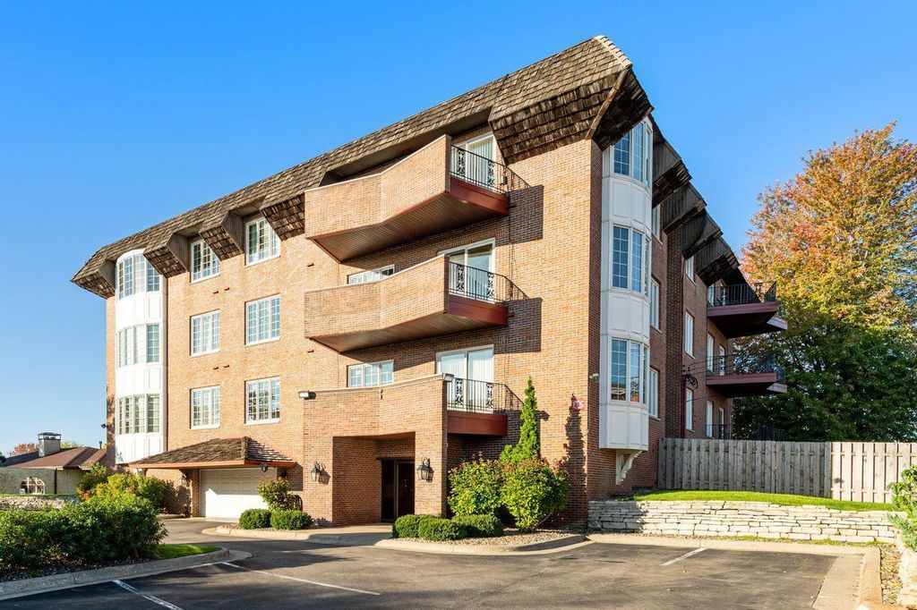 6300 Xerxes Avenue S 44, Edina, MN 55423