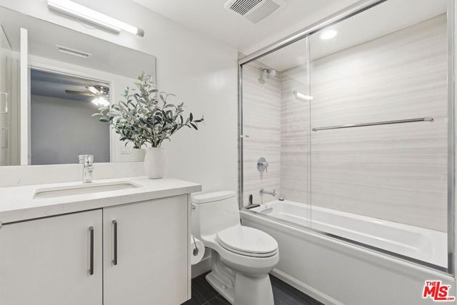6021 W Beachwood Lane, Los Angeles, CA 90038