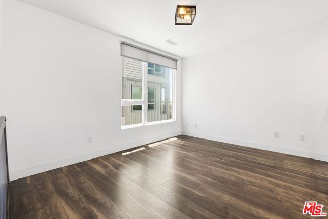6021 W Beachwood Lane, Los Angeles, CA 90038