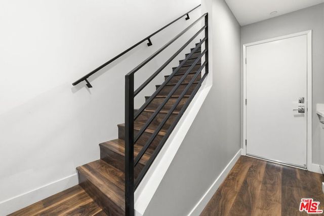 6021 W Beachwood Lane, Los Angeles, CA 90038