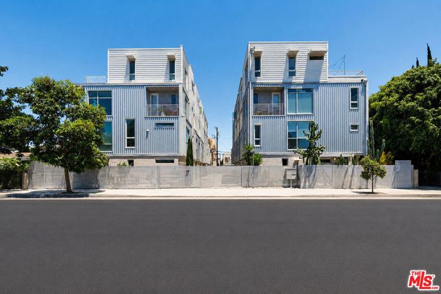 6021 W Beachwood Lane, Los Angeles, CA 90038